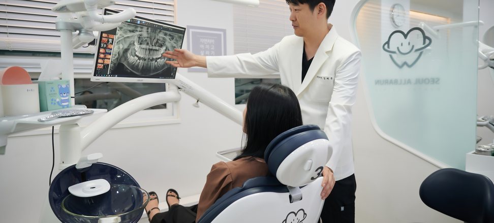 다음 내원 때 영상으로 경과를 함께 확인하는 장면